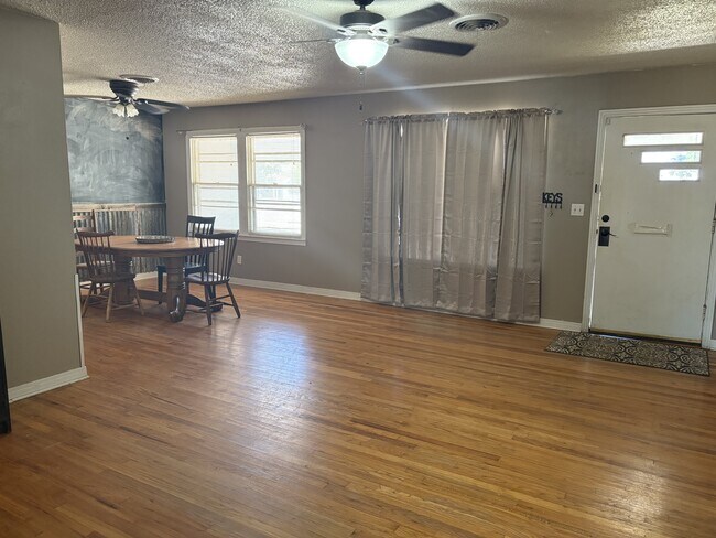 Building Photo - 3511 27th St