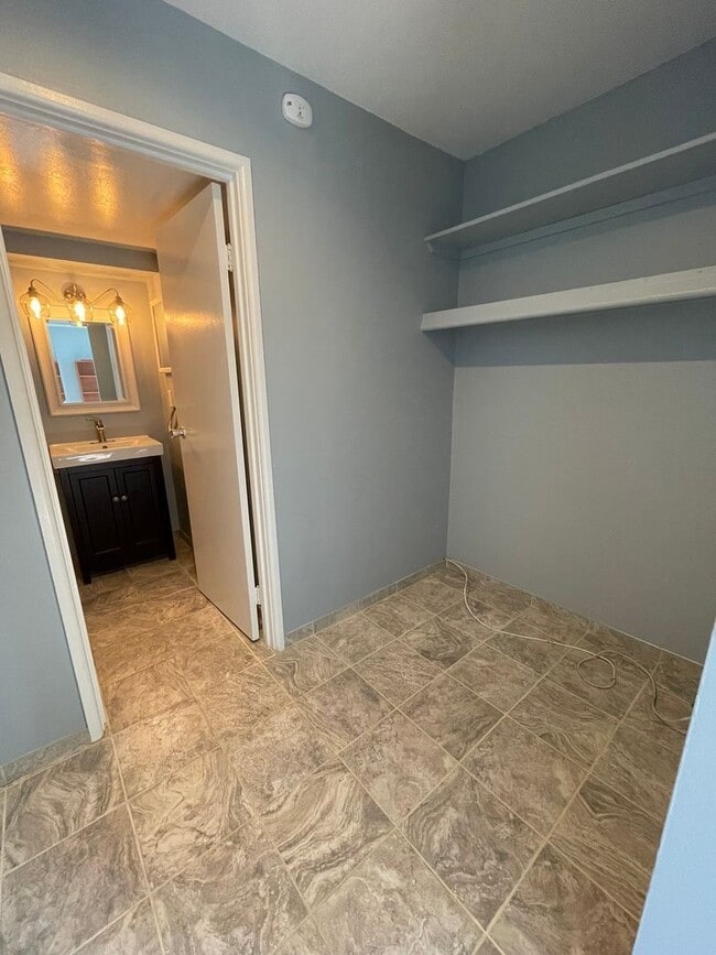 Building Photo - West Ann Arbor Condo: 2 Bed, 2 Bath with Indoor Pool & Patio