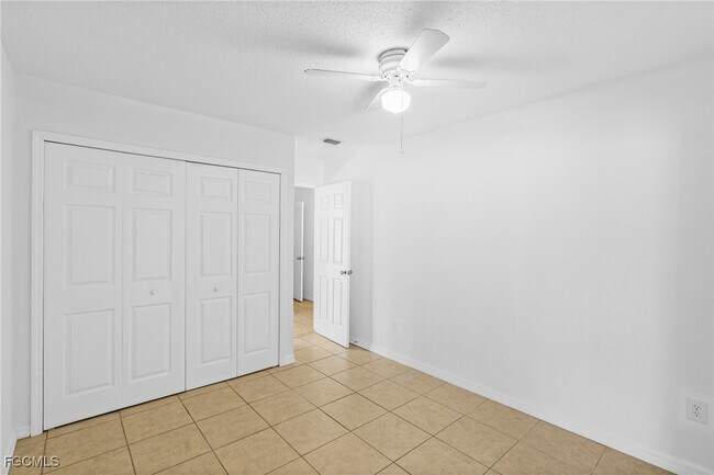 Building Photo - 6004 Deming Ave