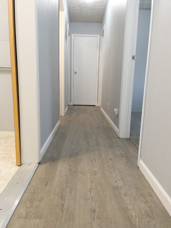 Building Photo - 6613 E 10th Ave