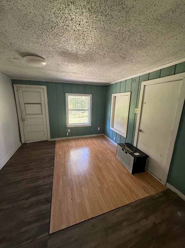 Building Photo - 3991 N Foster Dr