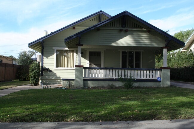 Primary Photo - 1139 N Sierra Bonita Ave
