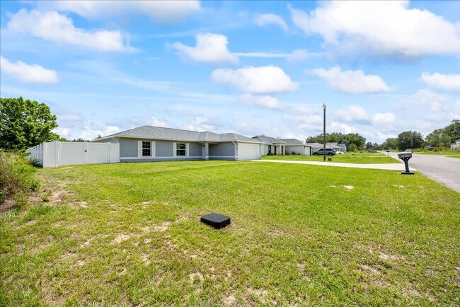 Building Photo - 5887 SW 154th Lane Rd