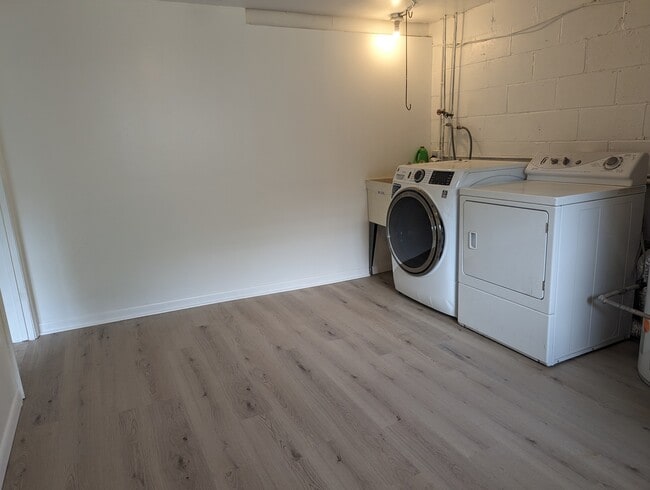 Building Photo - 8557 N National Ave