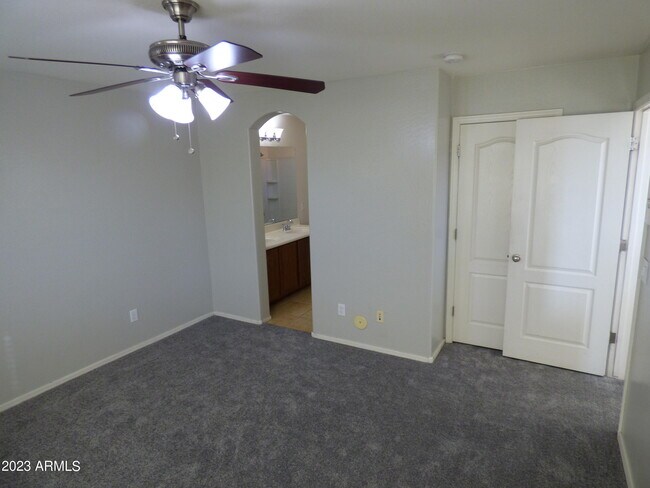 Building Photo - 1927 N 78th Dr