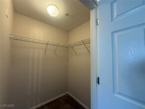 Building Photo - 7701 W Robindale Rd