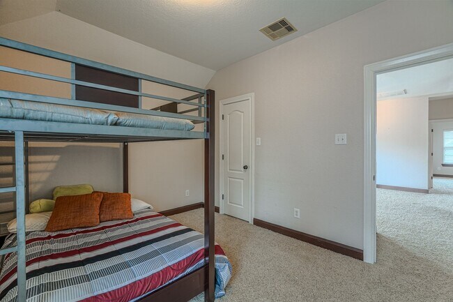 Building Photo - 42 Rocky Point Ct