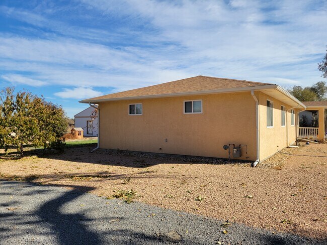 Building Photo - 30411 Gale Rd