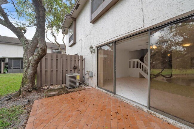 Building Photo - 4718 NW 82nd Ave
