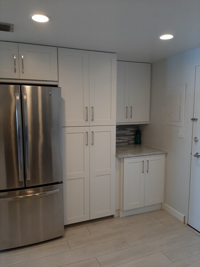 Building Photo - 3800 Galt Ocean Dr