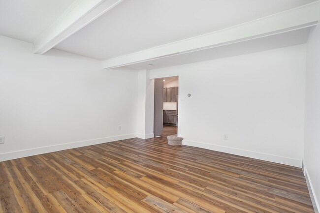 Building Photo - 1645 Roundtop Rd