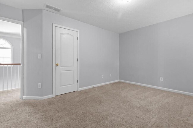 Building Photo - 2422 Temple View Dr