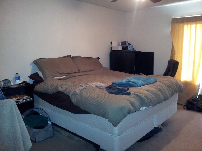 Building Photo - comfy home for rent