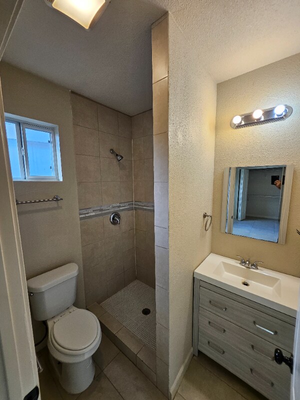 Building Photo - 1016 Center St