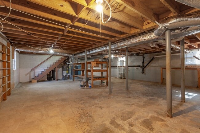 Building Photo - Spacious 4bd/2.5ba Ranch w/ Two-Car Garage & Large Basement and Screened Porch!