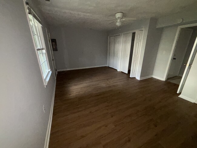 Building Photo - 1526 Brenland Cir