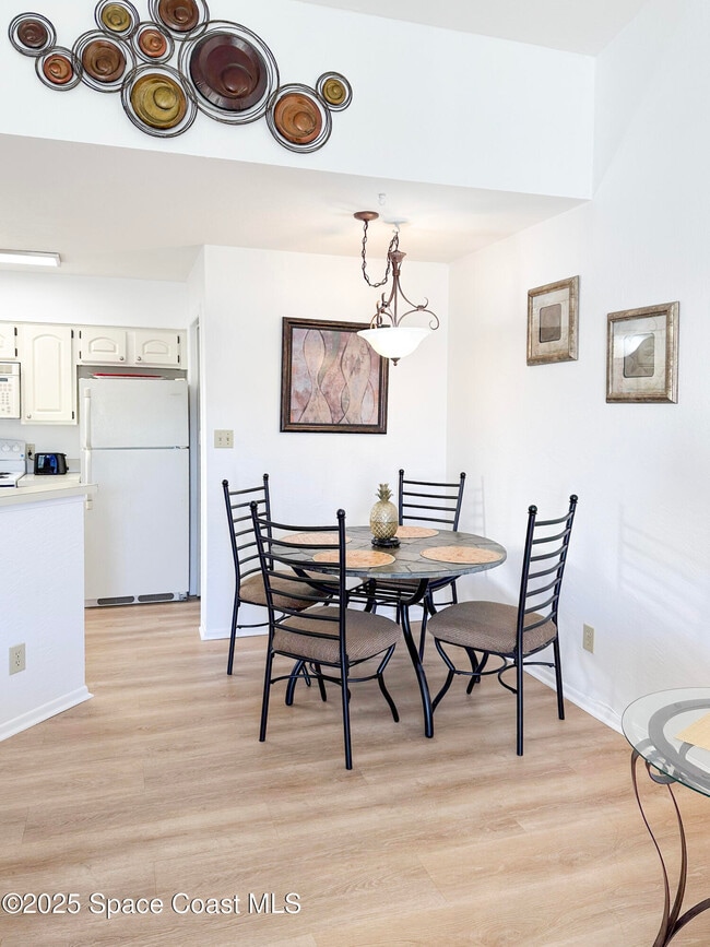 Building Photo - 1900 Brittany Dr