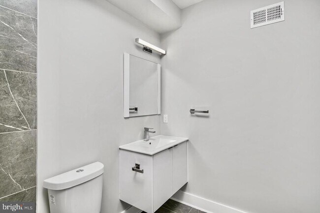 Building Photo - 2537 Cecil B. Moore Ave