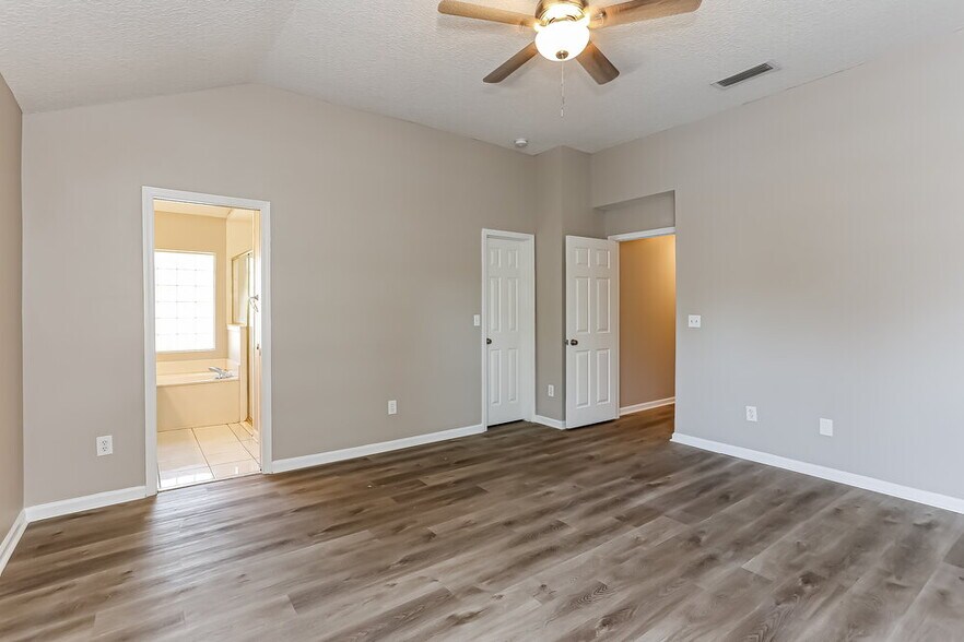 Building Photo - 5060 Cape Elizabeth Ct W