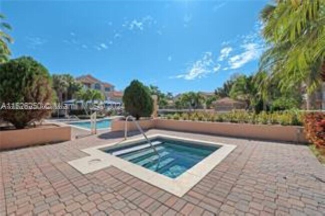 Building Photo - 10410 SW 157th Ct