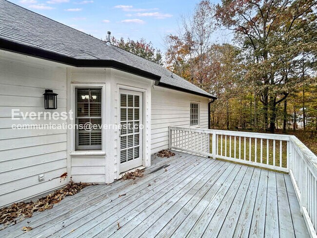 Building Photo - 204 Battle Dr