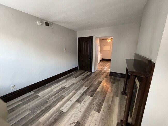 Building Photo - 526 Westinghouse Ave