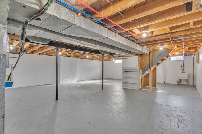 Building Photo - 31611 Lonnie Blvd