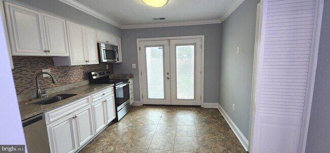 Building Photo - 483 Arwell Ct