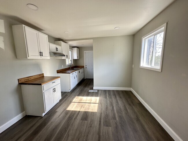 Building Photo - 1221 Frisco St