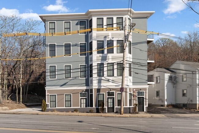 Building Photo - 133 Boardman St