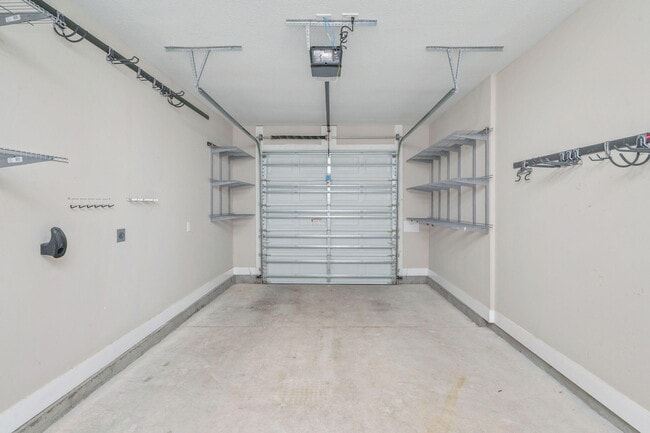 Building Photo - 3 Praiseworthy Dr