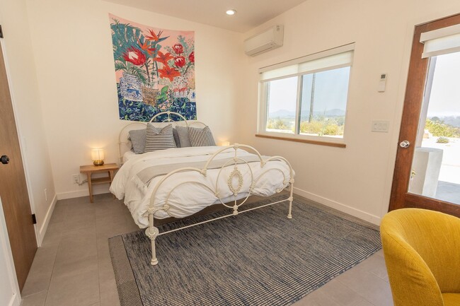 Building Photo - Spectacular Furnished 4 Bedroom/ 3 Bath Mid-Century Modern Retreat in Encinitas