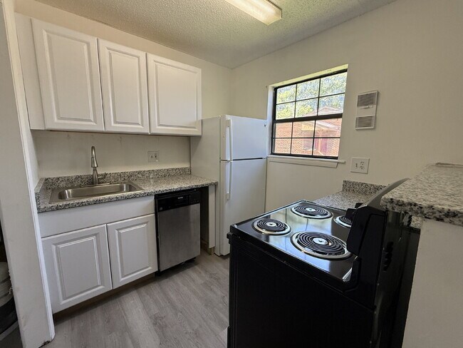 Building Photo - 4916 Cotton Row NW