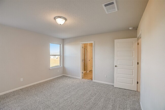 Building Photo - 540 Rearing Mare Pass