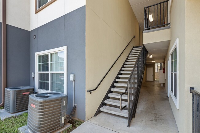 Building Photo - "Spacious 2-Bedroom Euless Retreat with Gr...