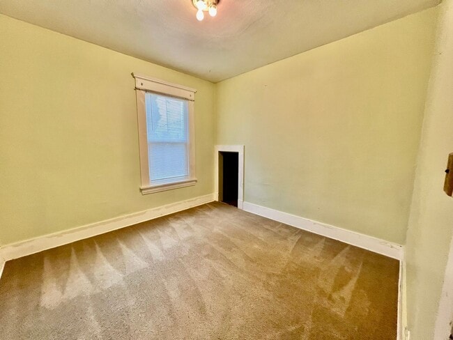 Building Photo - 1525 Humboldt St