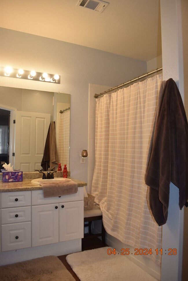 Building Photo - 2 bed / 2 bath Condo  - Deer Creek Condos Southwest Littleton