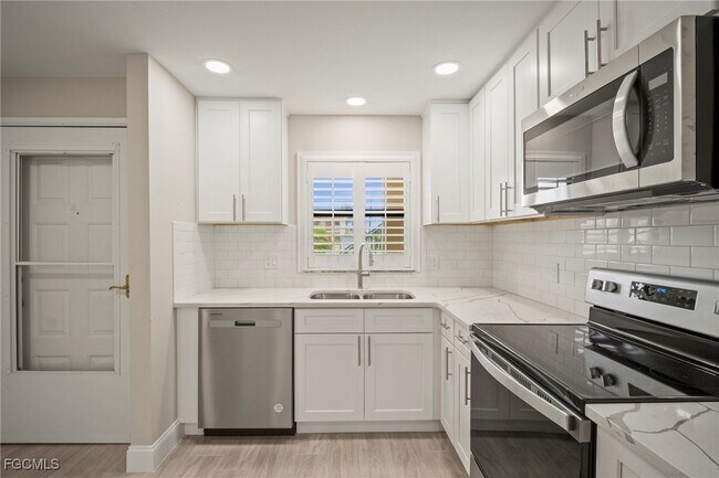 Building Photo - 16380 Dublin Cir