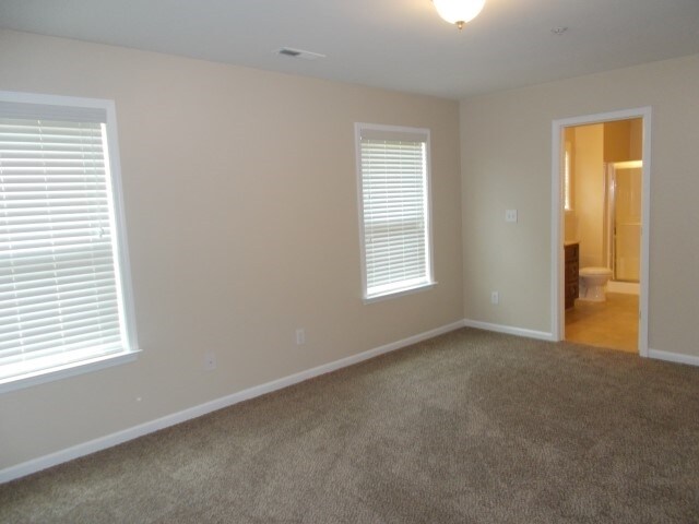 Building Photo - 147 Collenton Ln