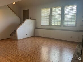 Building Photo - 2409 N Bramblewood St