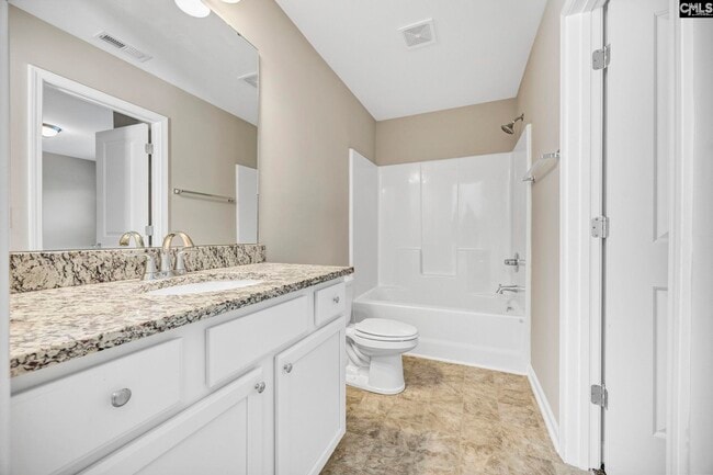 Building Photo - 135 Hunters Grove Dr