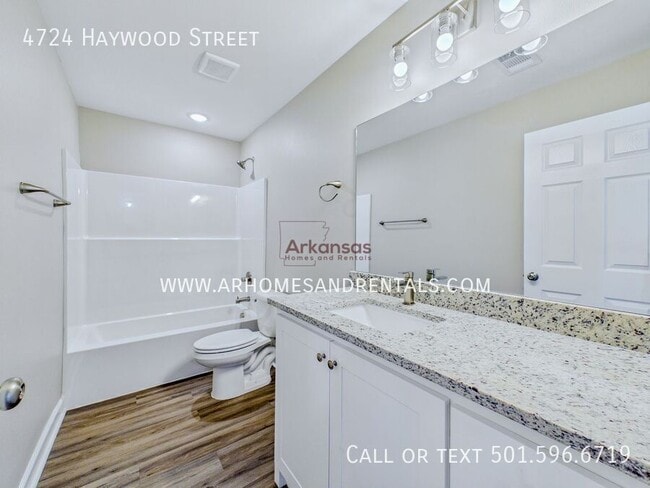 Building Photo - 4724 Haywood St