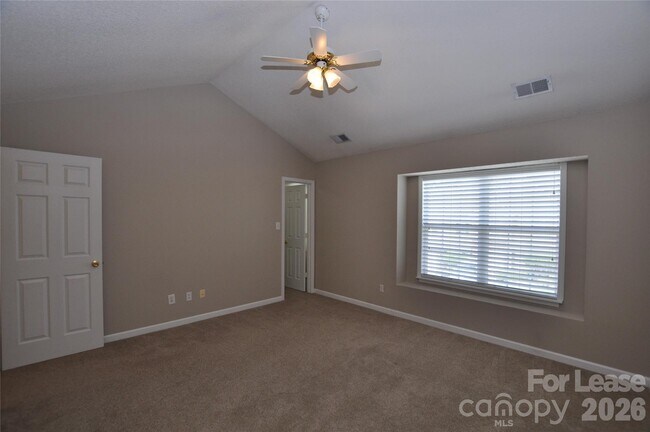 Building Photo - 8421 Southgate Commons Dr
