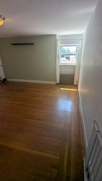 Building Photo - 60 Longue Vue Ave