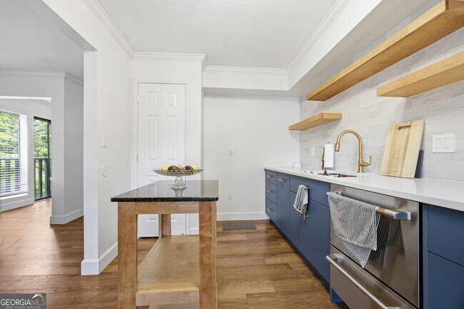 Building Photo - 23117 Plantation Dr NE