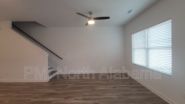 Building Photo - 7589 Discovery Pt Dr NW