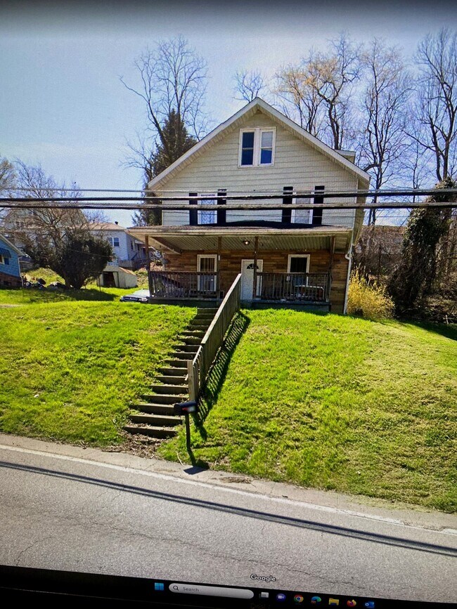 Primary Photo - 215 Dunkard Ave