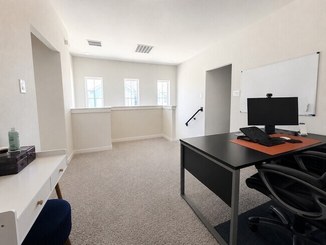 Building Photo - 624 Pelican Dr