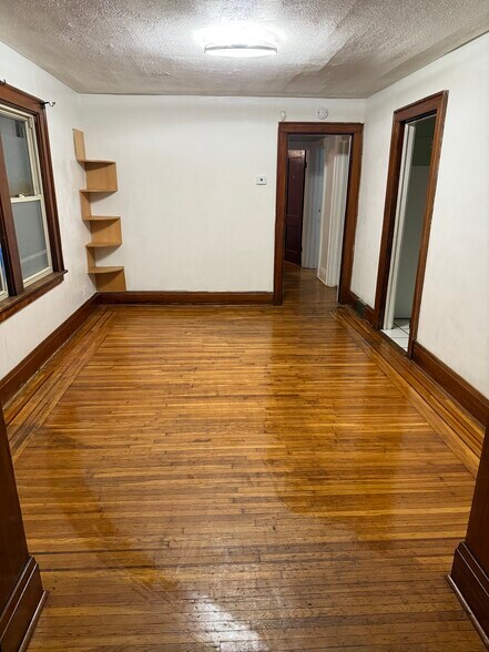 Building Photo - 470 Winspear Ave