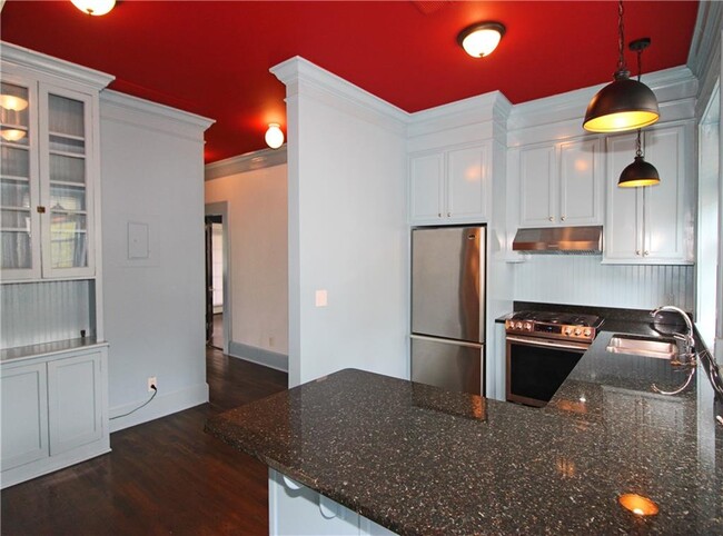 Building Photo - 1 S Prado NE